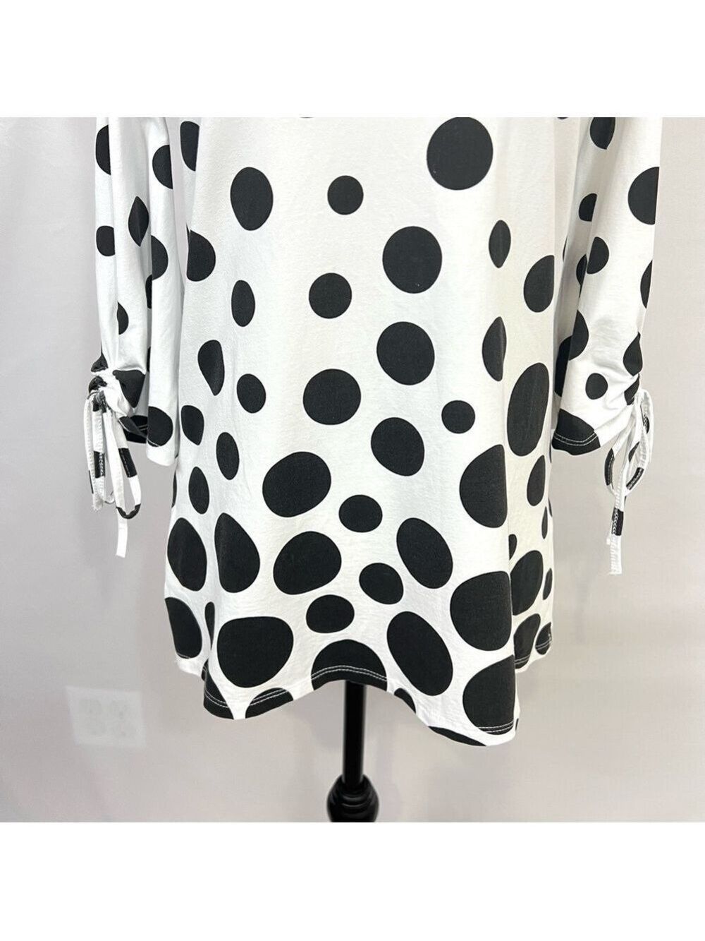 Vecceli Italy Cold Shoulder V-Neck Tunic White Black Dots Size S - Picture 11 of 13